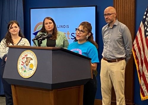 Liliana Olayo, POWER-PAC IL Co-President from Aurora, gives a testimony at Illinois State Treasurer Frerich’s announcement of the new Illinois First Steps program.